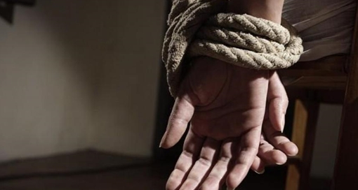 Bắt cóc vợ “hờ” để trả thù cho "bồ"