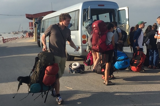 Cấm xe khách sang đảo Cát Bà: Sao cơ quan quản lý không lấy ý kiến người dân?