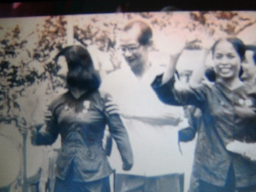 Kỳ 1: Trận chiến oanh liệt và chiếc nhẫn nặng tình yêu của mẹ