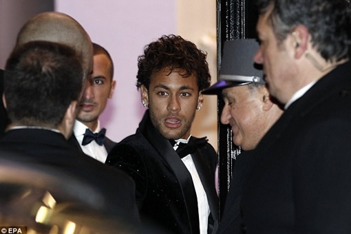 Neymar chơi trội trong lễ sinh nhật