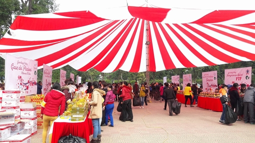 Phiên chợ Tết đặc biệt với những mảnh đời bất hạnh