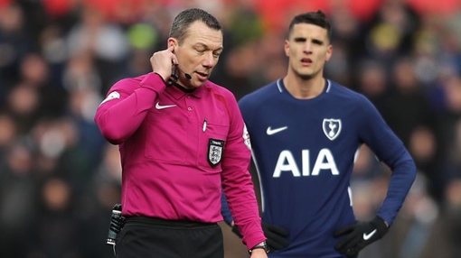 Ở nơi cảm xúc như Ngoại hạng Anh, nhất thiết phải có VAR?