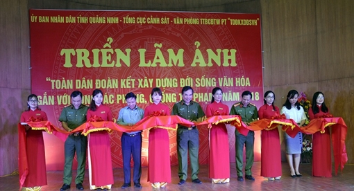 Quảng Ninh triển lãm ảnh "Toàn dân phòng, chống tội phạm”
