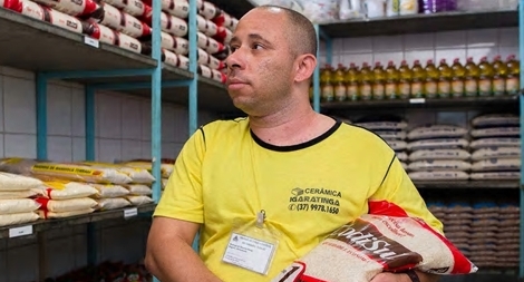 Nhà tù "ba không" ở Brazil