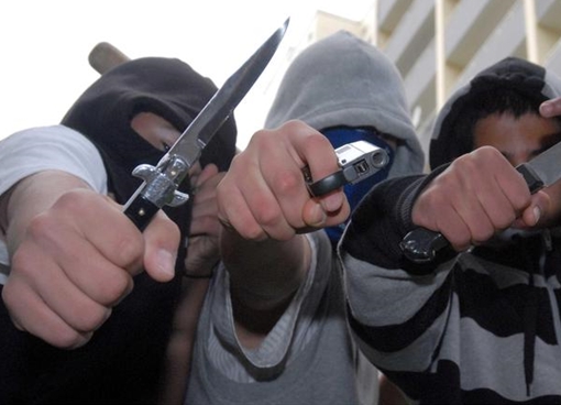 Tăng cường 300 cảnh sát tuần tra đường phố để chống tội phạm dùng dao