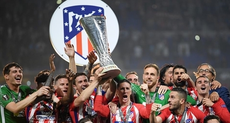 Đại thắng Marseille, Atletico vô địch Europa League