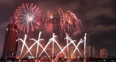 Mua vé xem pháo hoa được chơi trong Sun World Danang Wonders