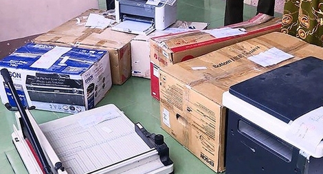 Phó Chủ tịch và Chỉ huy trưởng quân sự thị trấn "xài" bằng giả để thăng tiến bị kỷ luật