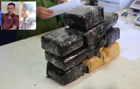 Bắt 2 đối tượng vận chuyển 10kg ma túy cùng khẩu súng đạn đã lên nòng