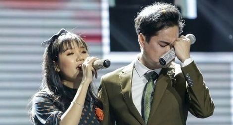 Cô gái khiếm thị vô địch điền kinh, đam mê ca hát