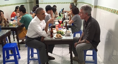 Đầu bếp từng ăn bún chả cùng Obama tại Hà Nội tự tử ở tuổi 61