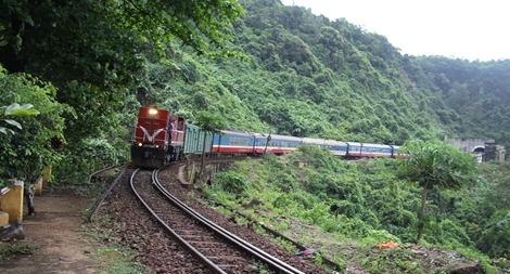 24 giờ gác hầm, tuần đường sắt vượt đèo Hải Vân