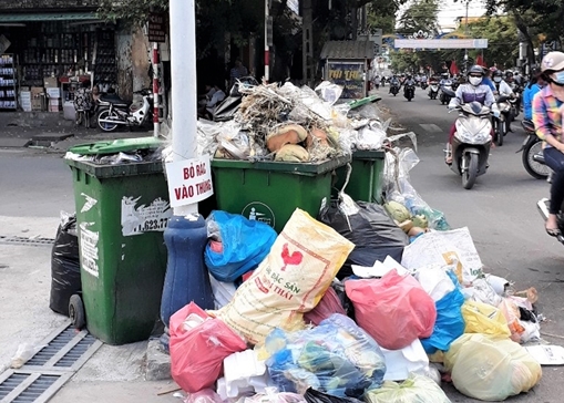 Khẩn trương xử lý hàng nghìn tấn rác thải tồn đọng