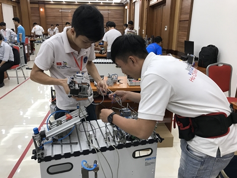 Giải bài toán phân luồng và tạo nguồn nhân lực có tay nghề cao