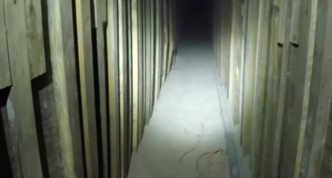 Chủ quán gà rán KFC đào hầm dài 2km để chứa ma túy