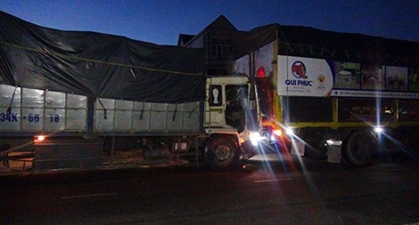 Ô tô mất thắng đâm loạt xe khách, xe tải, một người chết