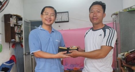 Lên facebook tìm người đánh rơi tài sản