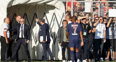 Kylian Mbappe dính án phạt phải ngồi ngoài sân 3 trận