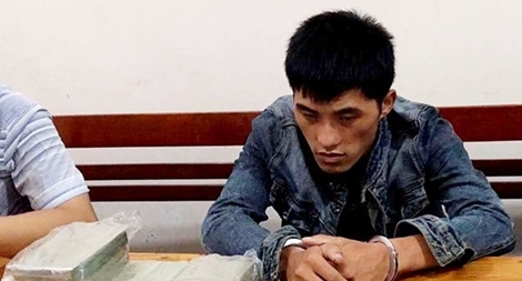 Bắt đối tượng vận chuyển 10 bánh heroin ở Nghệ An 