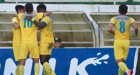 Người cũ "gieo sầu", Hoàng Anh Gia Lai thua tan nát trên sân nhà