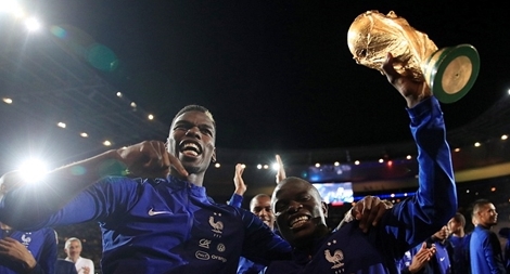 Đánh bại Hà Lan, đội tuyển Pháp quẩy tưng bừng trên sân nhà