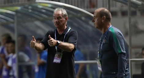 HLV Alfred Riedl dự đoán Việt Nam và Thái Lan vào chung kết AFF Cup 2018
