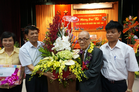 Một tấm gương lao động sáng tạo không ngừng nghỉ