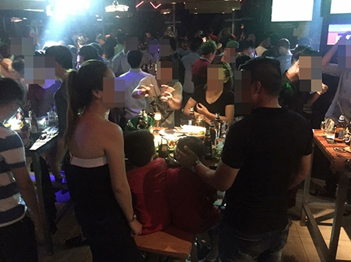 Con đại gia sài thành… "bay đêm"