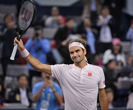 Federer "vất vả" vào tứ kết Thượng Hải Master