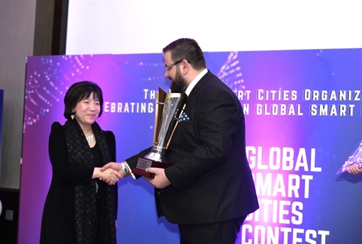 Nữ Viện sĩ, Tiến sĩ và giải thưởng quốc tế về mô hình quốc gia thông minh