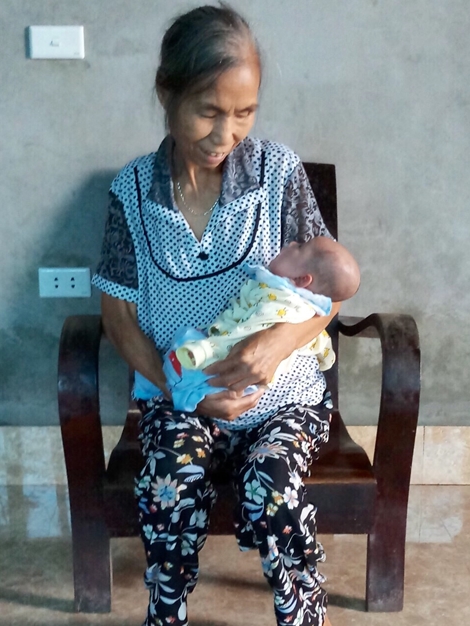 Chuyện xúc động về con trai của cặp vợ chồng chết cháy ở Đê La Thành