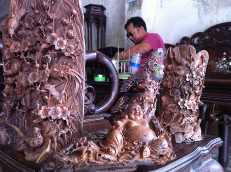 Những độc chiêu lạ của giới săn gỗ sưa