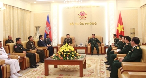 Đại tướng Ngô Xuân Lịch tiếp Tổng Tư lệnh Hoàng gia Campuchia