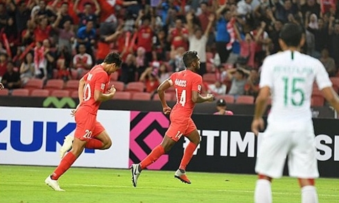 Indonesia gục ngã trước Singapore