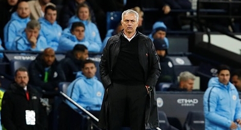 Thua trận, Mourinho vẫn lên tiếng tự bảo vệ mình