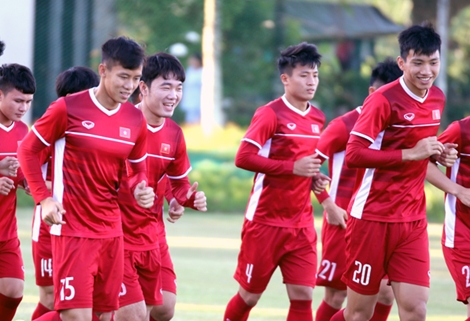 Đội tuyển Việt Nam tập buổi đầu tiên tại Bacolod, Philippines