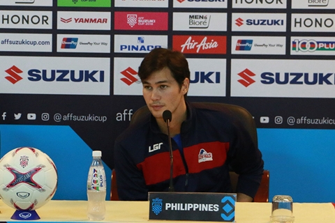 Đội trưởng Philippines ấn tượng với hàng thủ Việt Nam