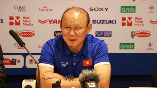 Thầy Park "bật cười" vì học trò bị gọi nhầm tên