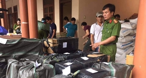 Tài xế ô tô vận chuyển hơn 1 tấn pháo nổ