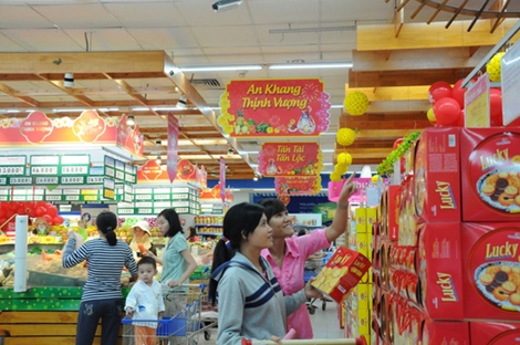 Bánh mứt Tết cạnh tranh trên các cửa hàng