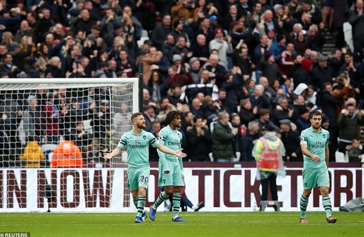 Thất bại trước WestHam, Arsenal rời xa top 4