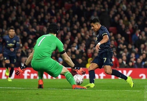 Manchester United loại Arsenal ở FA Cup: Hai số phận