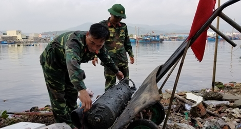 Vô hiệu hóa quả ngư lôi nặng gần 100kg  