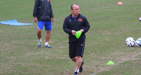 HLV Park Hang-seo tự tay sắp xếp sân tập cho tuyển U23 