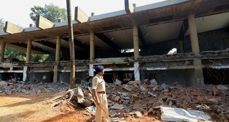 Đằng sau vụ phá nhà của tỷ phú Nirav Modi