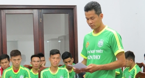 Đá phản lưới nhà, cầu thủ Cần Thơ bị cấm thi đấu 11 trận