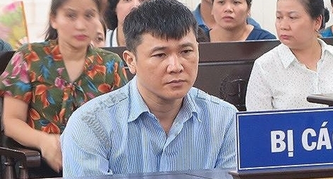 Y án 18 tháng tù với cựu kế toán nhận bồi dưỡng từ ngân hàng