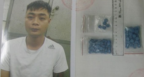 Dùng xe taxi đi bán lẻ ma túy