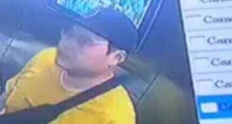 Gã đàn ông ngoại quốc sàm sỡ 2 người trong thang máy chung cư