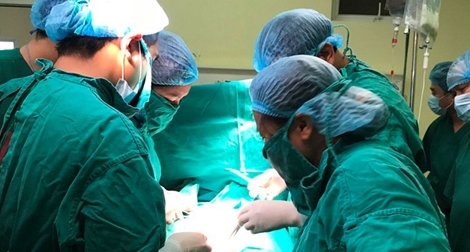 Cảm động chuyện người mẹ bị ung thư đánh đổi tính mạng để con được chào đời